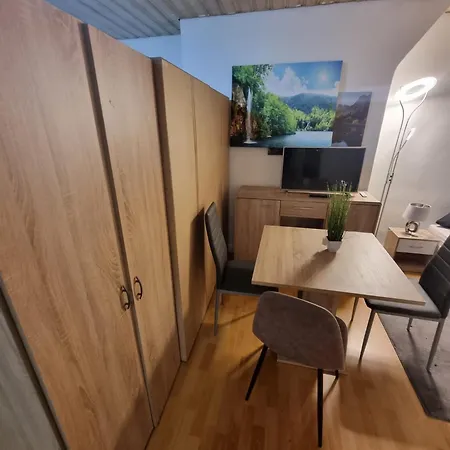 アパート Monteurwohnung 4 In Direkter Naehe Zur Veltinsarena *