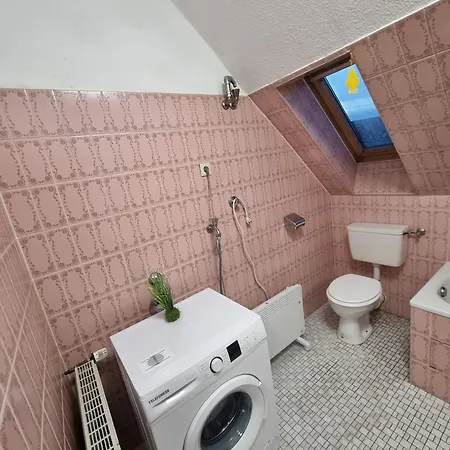 アパート Monteurwohnung 4 In Direkter Naehe Zur Veltinsarena ゲルゼンキルヒェン